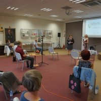 Kiedy znów zakwitną białe bzy. Zapomniany Marian Hemar